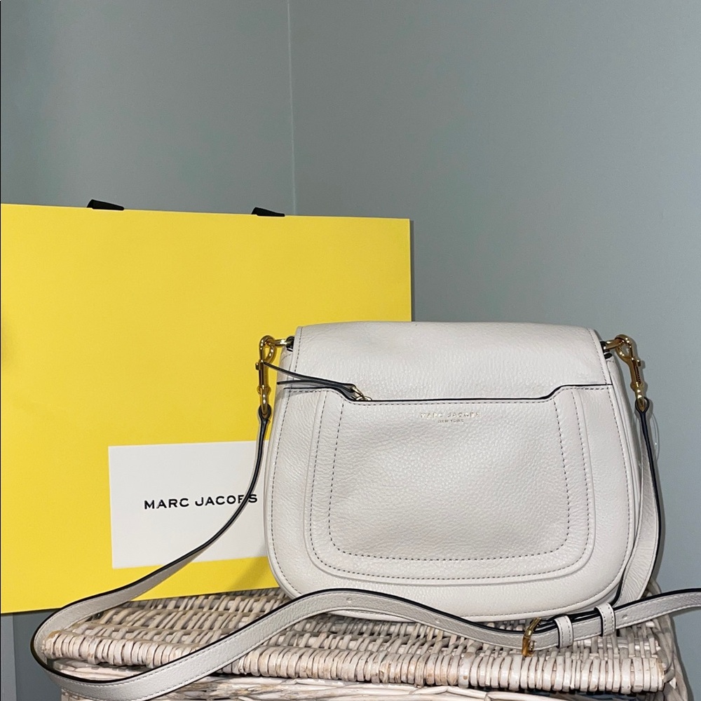 Marc Jacobs Empire City messenger crossbody bag in white pebbled leather.